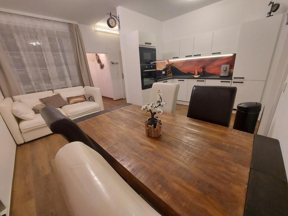 Auszeit Steiraland 8 Mit Ueberdachten Balkon Und Parkplatz Leoben  Exterior photo